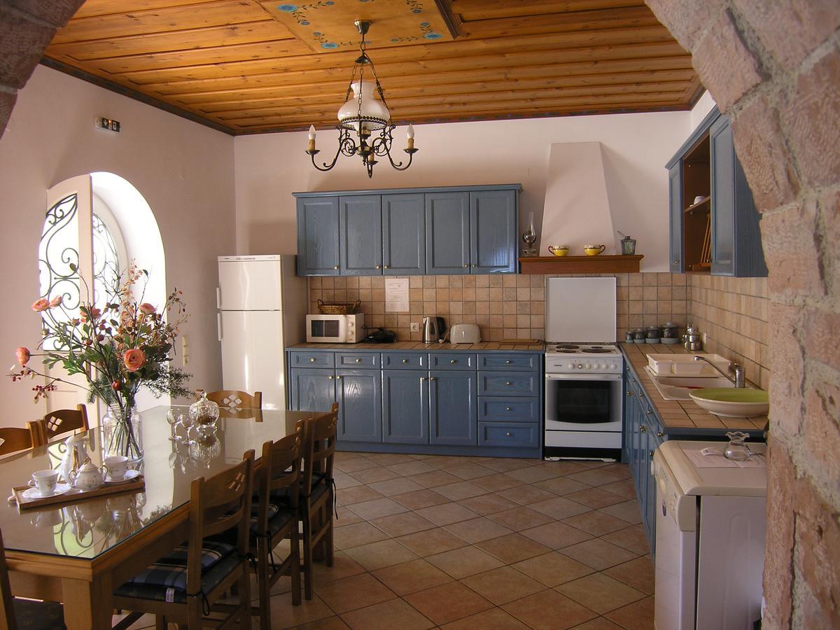 Vila Traditional Stone Olympia Viggla