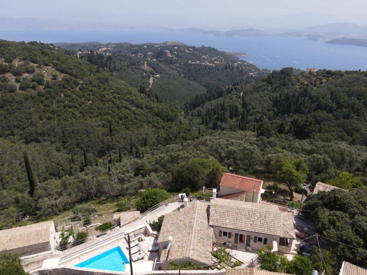 Villa Traditional Stone Olympia Viggla